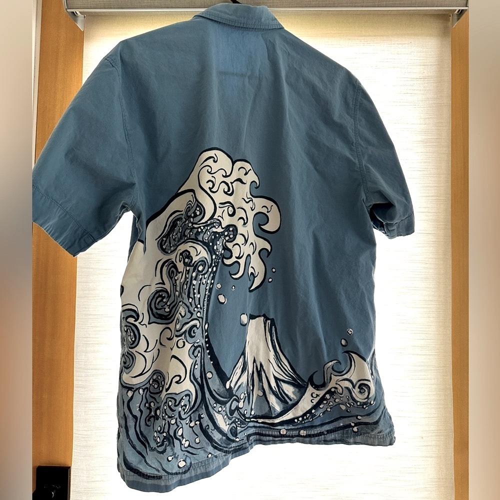 Rare vintage Quiksilver button up shirt with wave graphic short sleeve